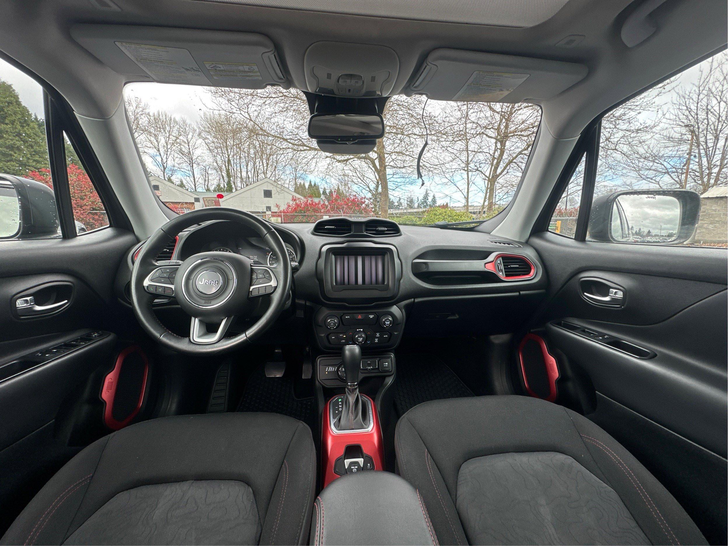 Used 2018 Jeep Renegade Trailhawk w/ Popular Equipment Group AWD/4WD image 30