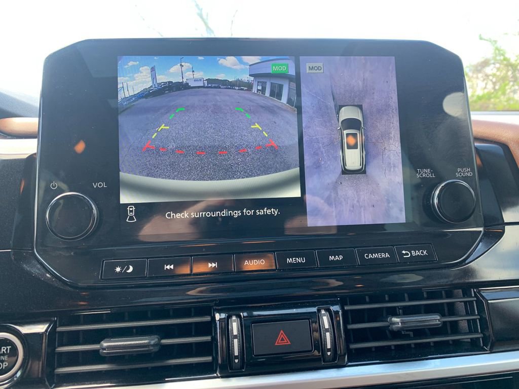 Used 2024 Nissan Pathfinder Platinum w/ Cargo Package image 25