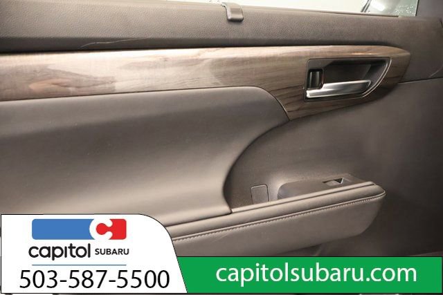 Used 2023 Toyota Highlander Limited image 30