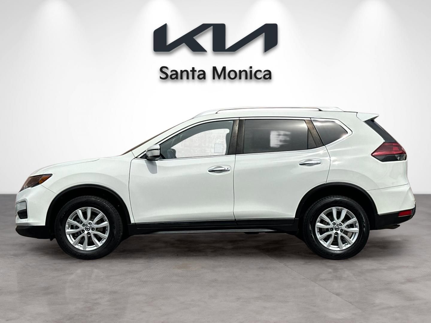 Used 2019 Nissan Rogue SV AWD/4WD image 3