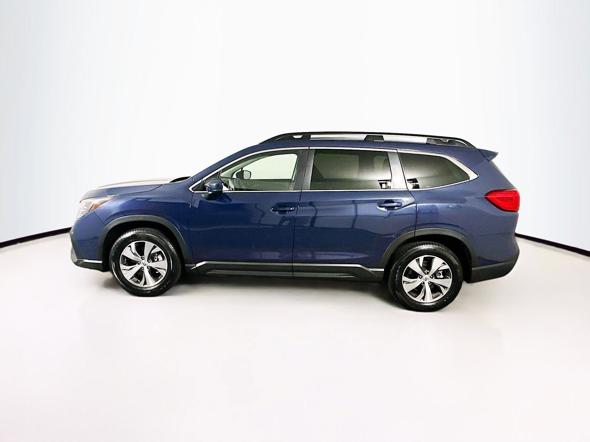 Used 2025 Subaru Ascent Premium image 4