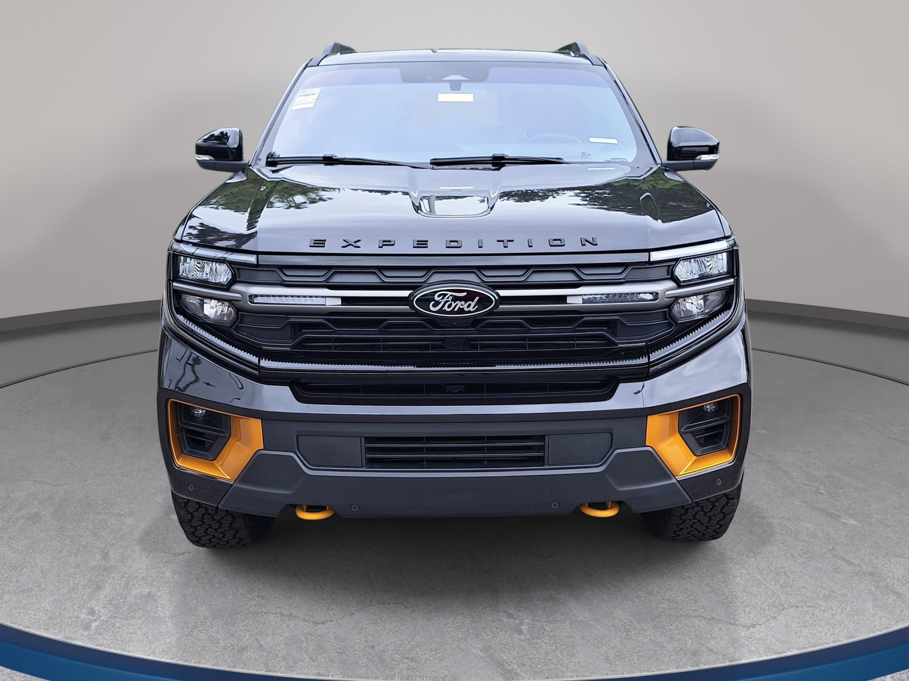 Used 2025 Ford Expedition Tremor AWD/4WD image 2