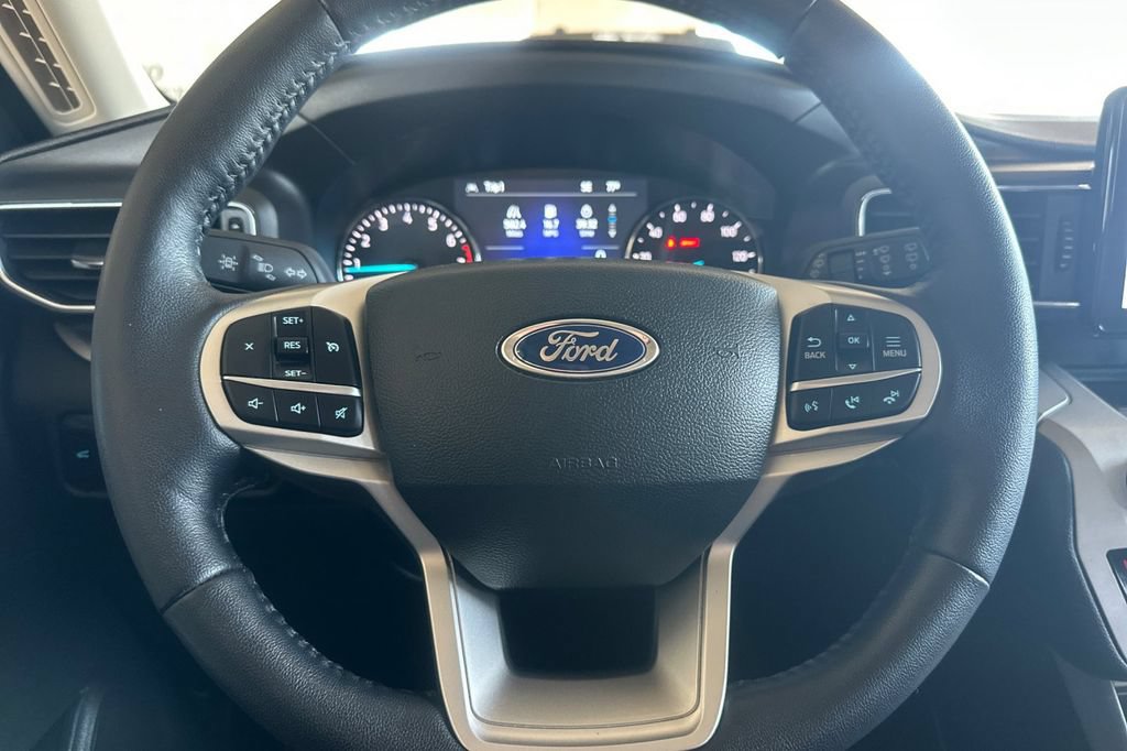 Certified 2023 Ford Explorer XLT w/ Equipment Group 202A RWD image 27
