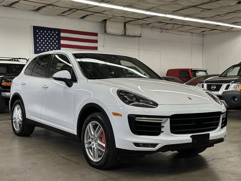 Used 2015 Porsche Cayenne Turbo w/ Premium Plus Package AWD/4WD image 1