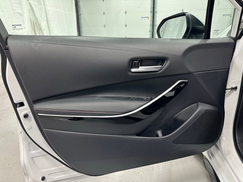 Used 2025 Toyota Corolla XSE FWD image 8