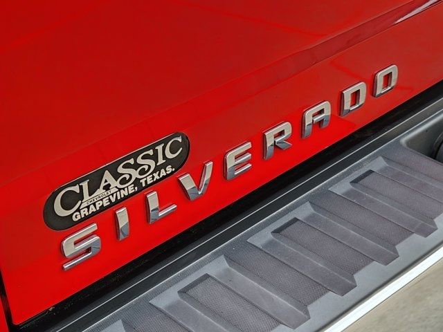 Used 2018 Chevrolet Silverado 1500 LT w/ Texas Edition image 8