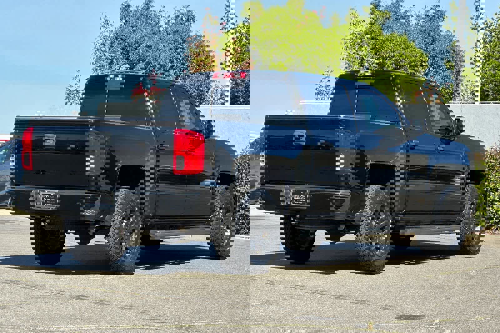 Used 2018 Chevrolet Silverado 1500 LTZ Z71 w/ LTZ Plus Package image 2