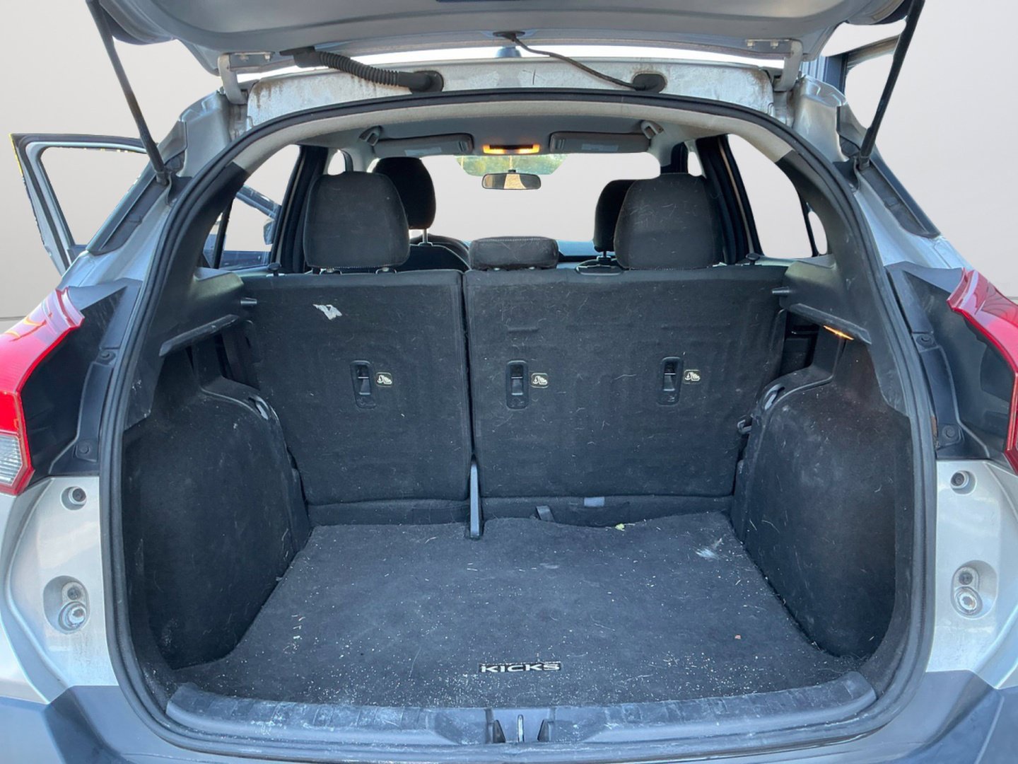 Used 2019 Nissan Kicks SV w/ Exterior Electronics Package FWD image 14