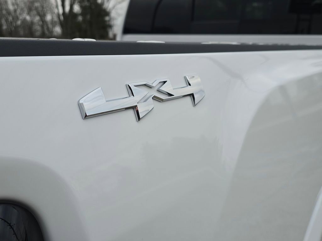 New 2025 GMC Sierra 2500 SLT w/ SLT Premium Package image 12