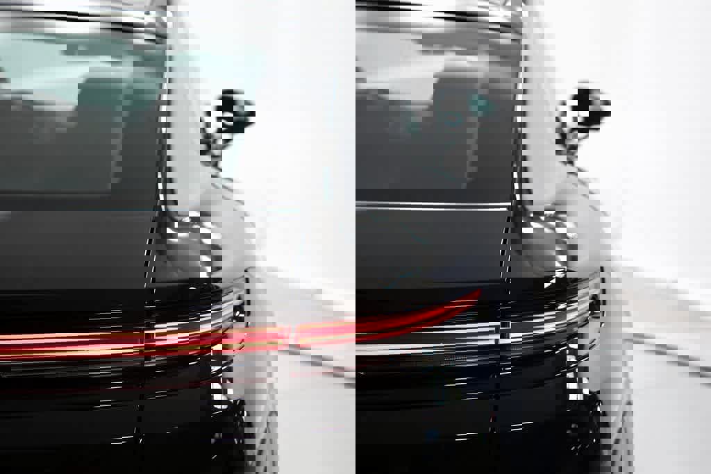 New 2025 Porsche Panamera 4 image 37