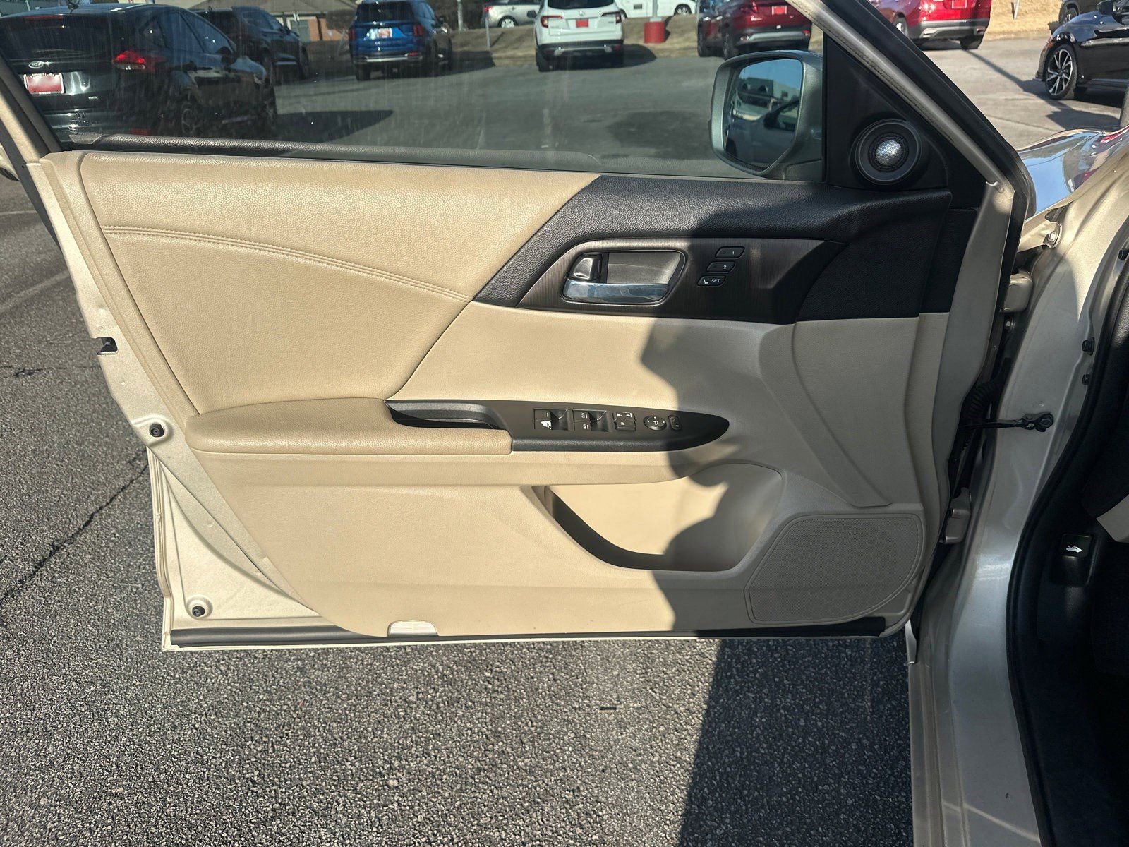 Used 2015 Honda Accord EX-L image 10