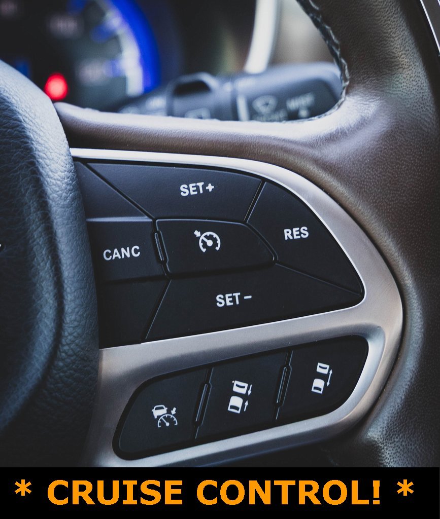 Used 2018 Chrysler Pacifica Limited w/ Tire & Wheel Group image 18