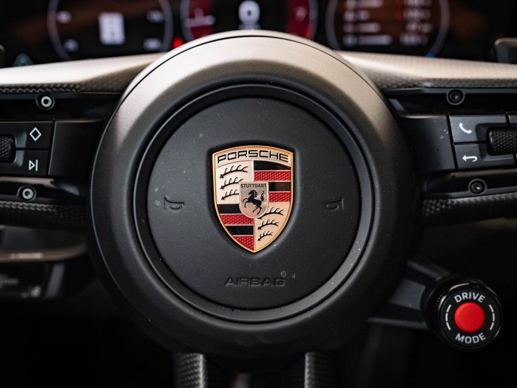 Certified 2025 Porsche 911 Carrera GTS RWD image 28