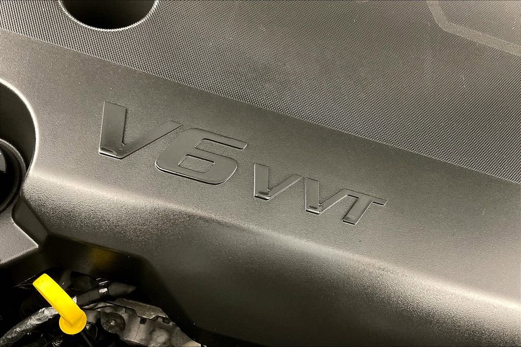 Used 2024 Buick Enclave Premium image 43