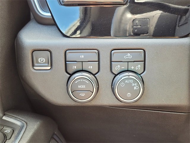 Used 2024 Chevrolet Silverado 2500 LT image 31