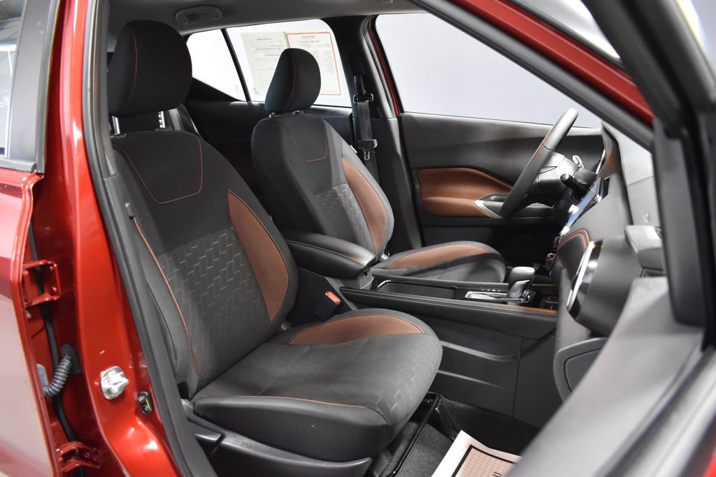 Certified 2023 Nissan Kicks SR FWD image 14