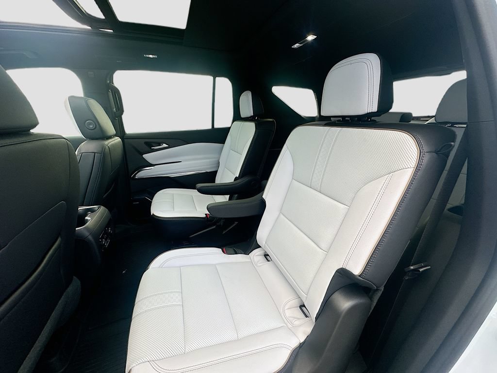 New 2026 Chevrolet Traverse High Country w/ LPO, Floor Liner Package AWD/4WD image 28