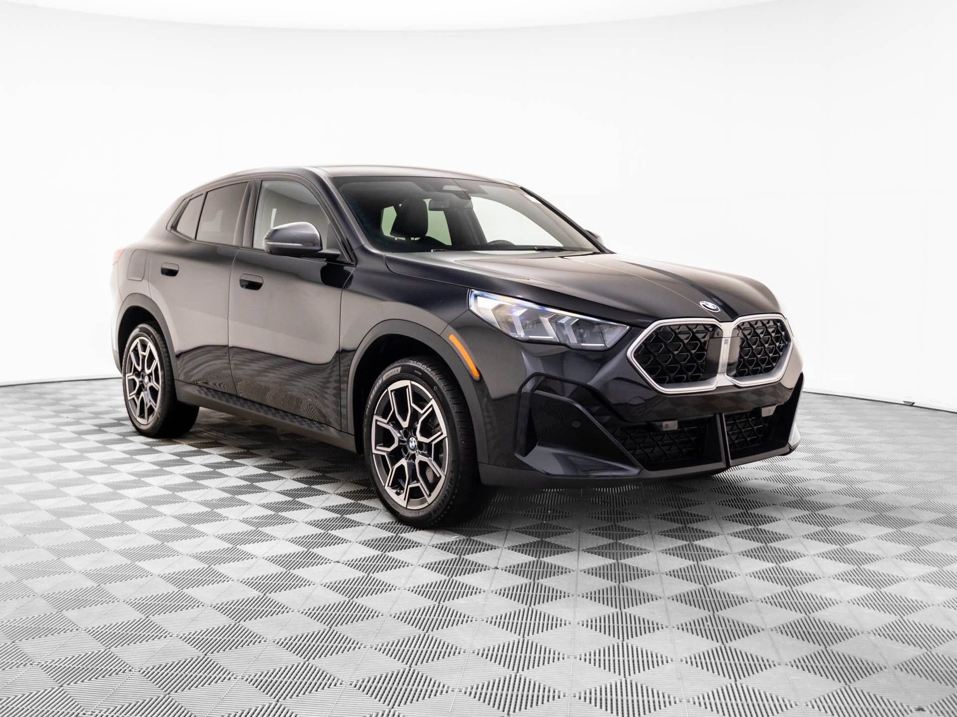 Certified 2025 BMW X2 xDrive28i w/ Premium Package image 8