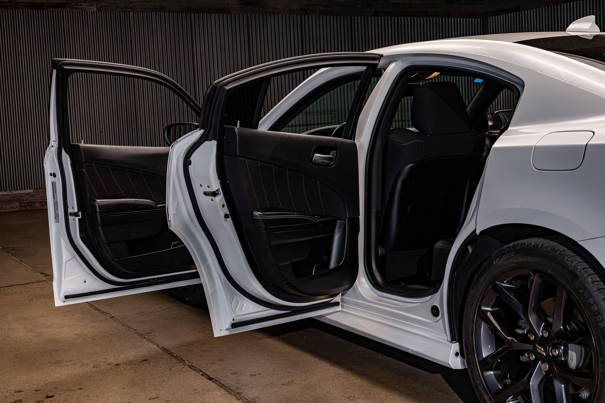 Used 2022 Dodge Charger R/T w/ Blacktop Package RWD image 26