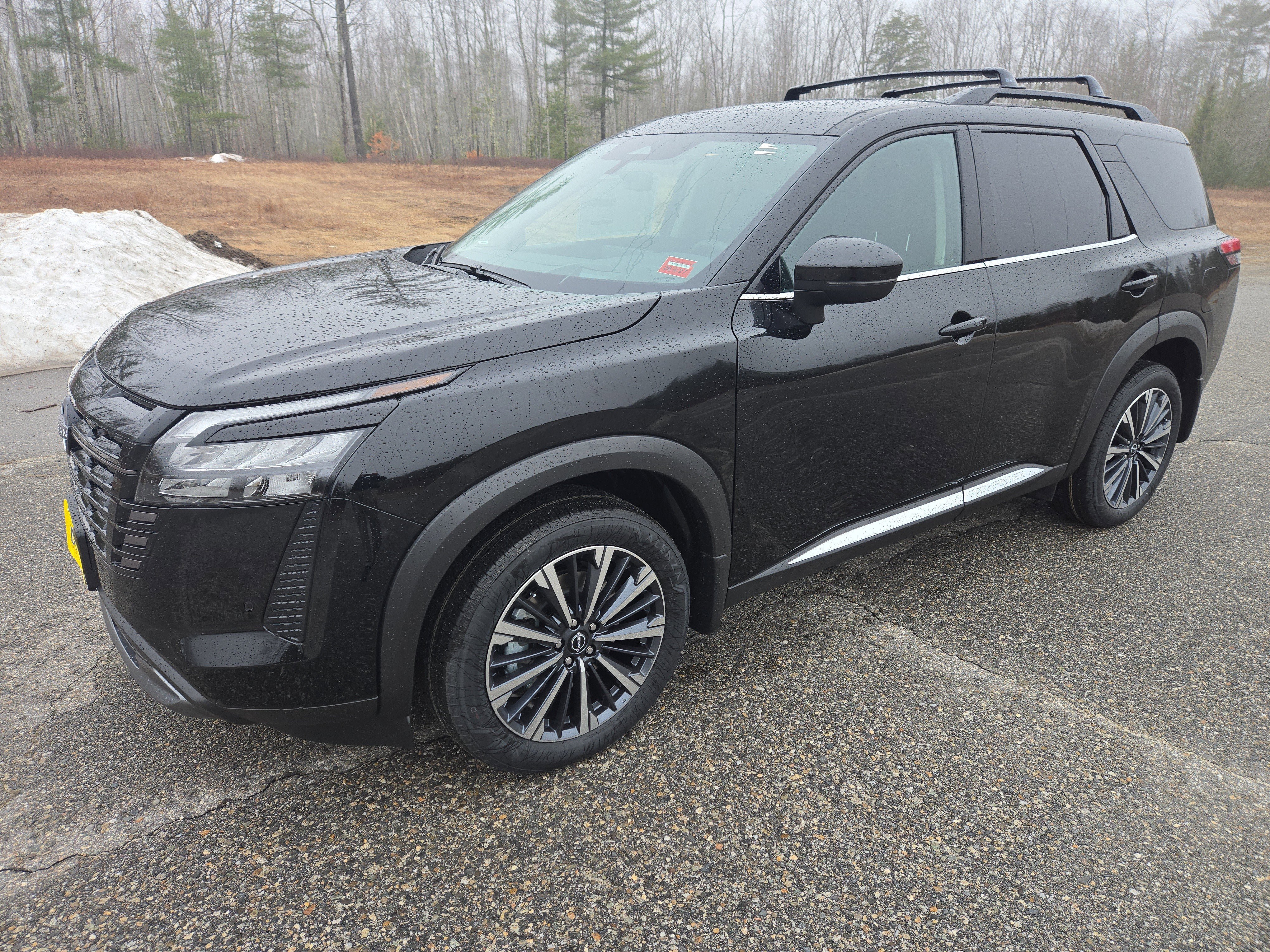 New 2026 Nissan Pathfinder Platinum image 1