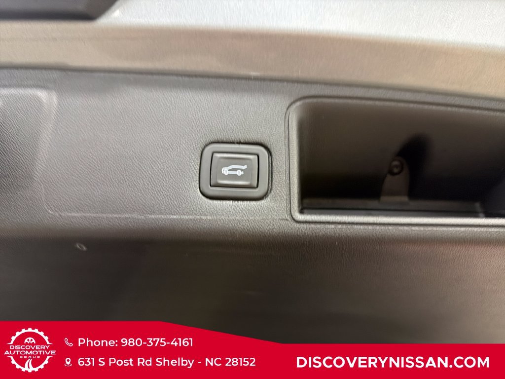 Used 2024 GMC Terrain SLT AWD/4WD image 37