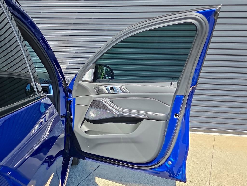 Used 2025 BMW X7 M60i AWD/4WD image 21