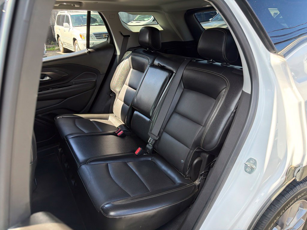 Used 2022 GMC Terrain SLT w/ Infotainment Package II AWD/4WD image 34