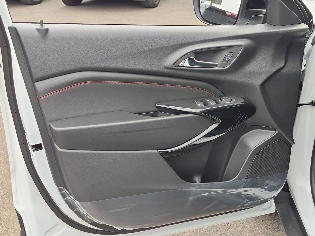 New 2026 Chevrolet Trax RS w/ Sunroof Package FWD image 23