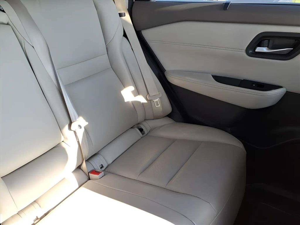 Used 2022 Nissan Rogue SV w/ SV Premium Package FWD image 18