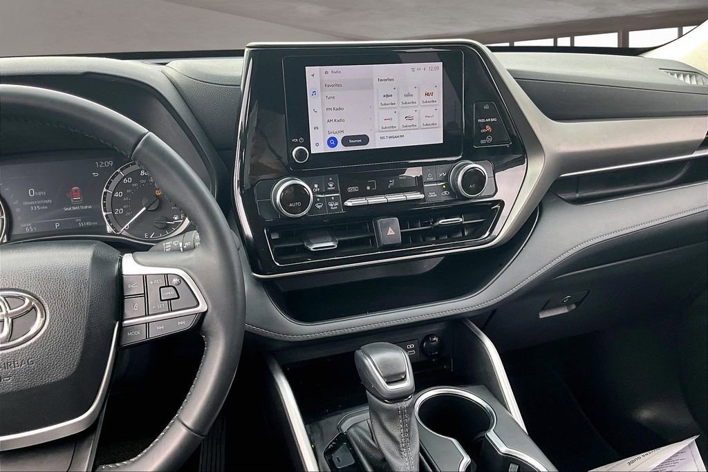 Used 2023 Toyota Highlander L image 9