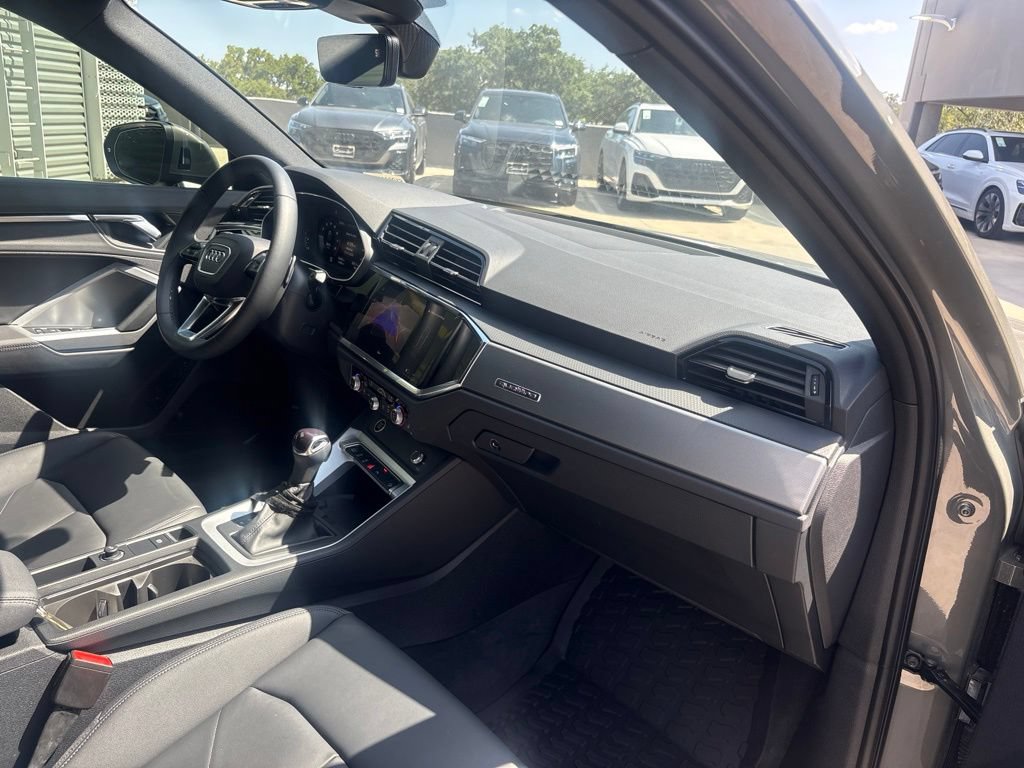 Certified 2025 Audi Q3 2.0T Premium w/ Convenience Package AWD/4WD image 15