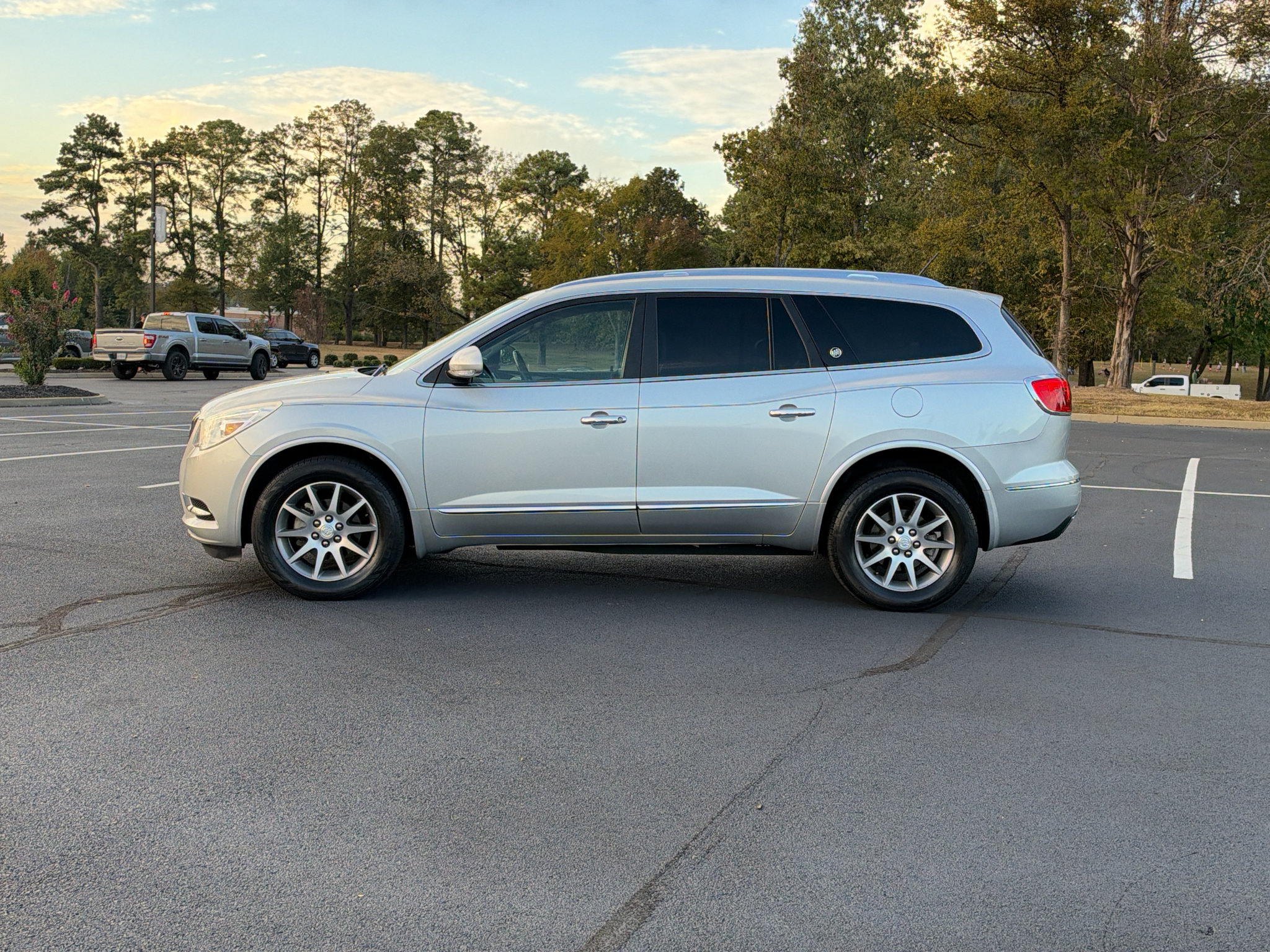 Used 2015 Buick Enclave Leather FWD image 9