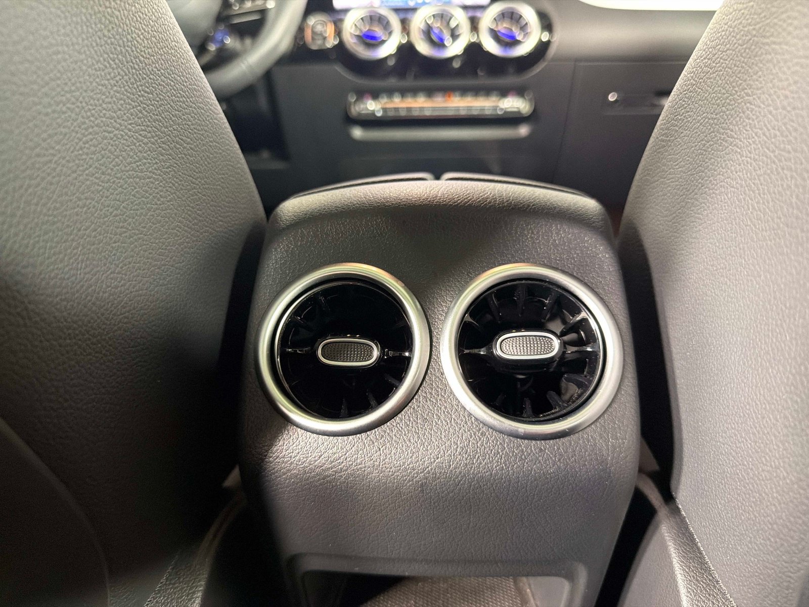 Used 2024 Mercedes-Benz GLA 35 AMG 4MATIC w/ Exclusive Package image 34