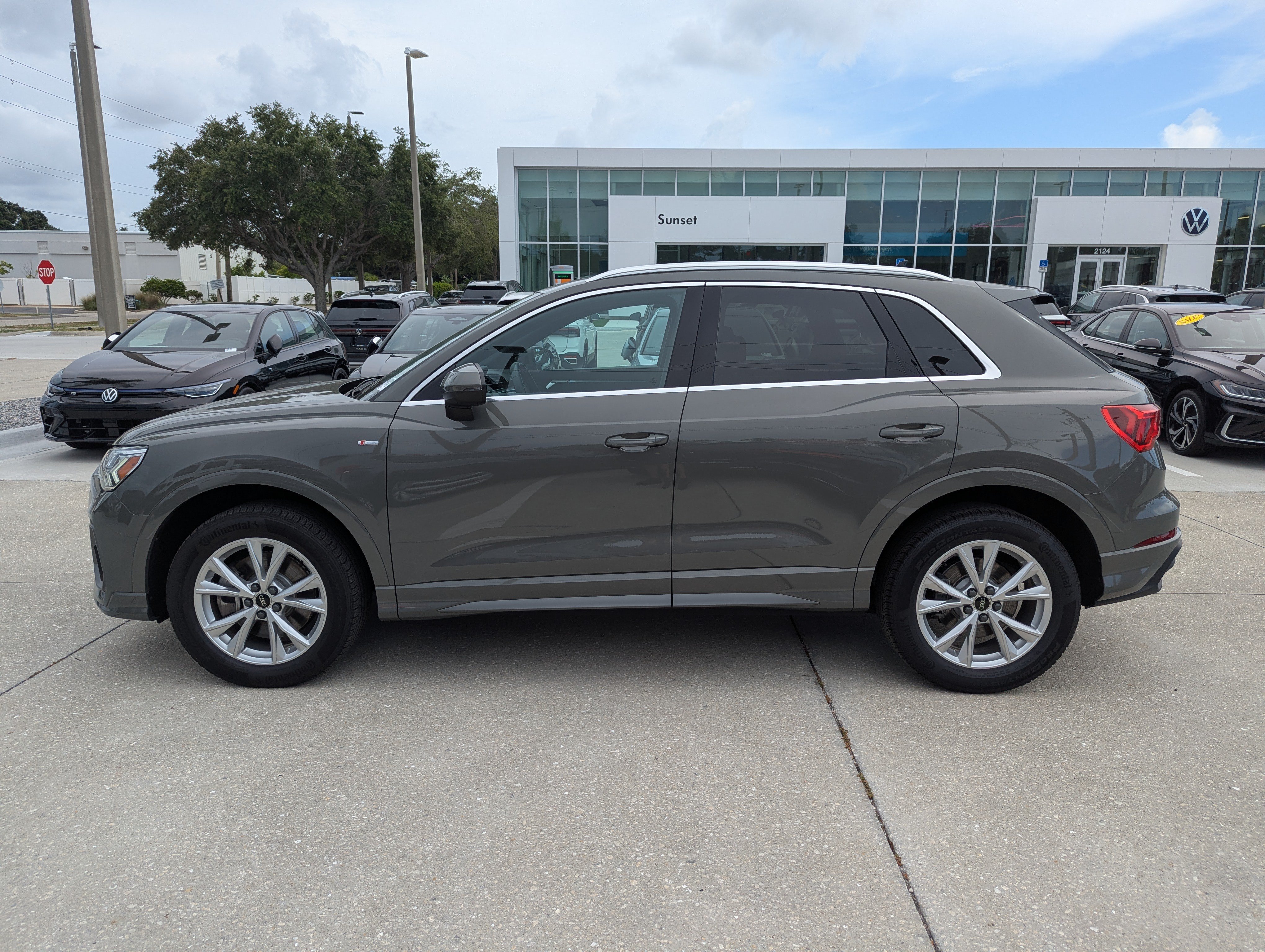 Used 2023 Audi Q3 2.0T Premium Plus w/ Premium Plus Package AWD/4WD image 6