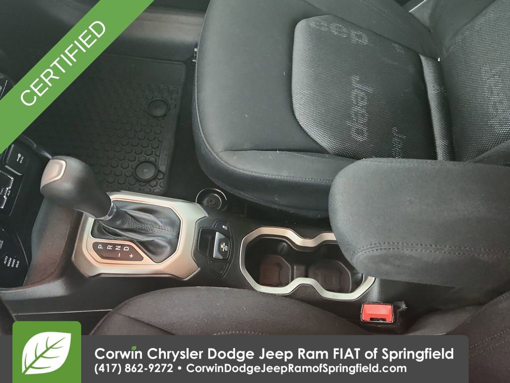 Certified 2017 Jeep Renegade Latitude w/ Safety & Security Group AWD/4WD image 27