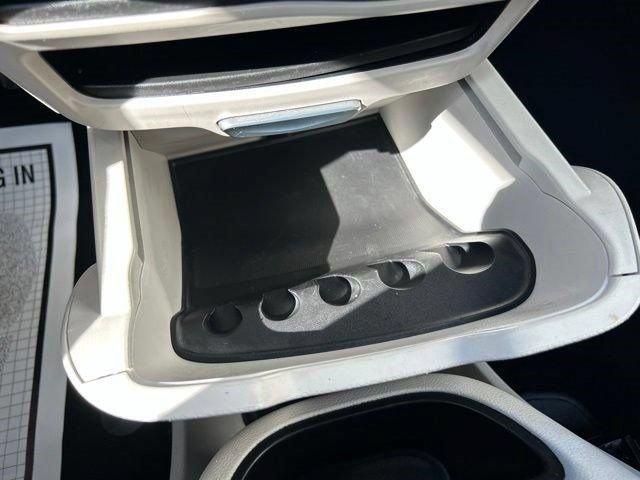 Used 2023 Chrysler Pacifica Touring-L FWD image 34