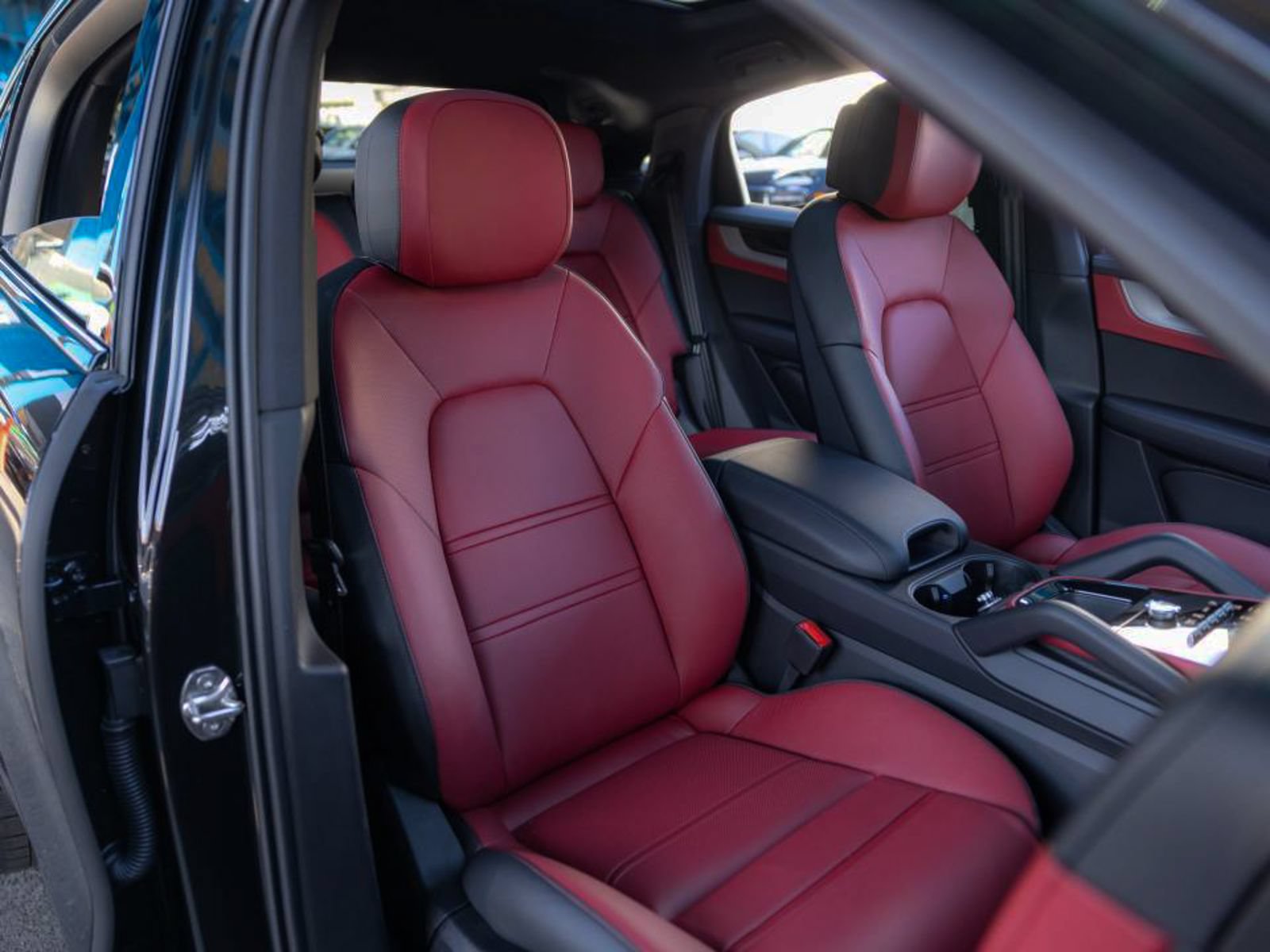 Certified 2026 Porsche Cayenne Coupe AWD/4WD image 47