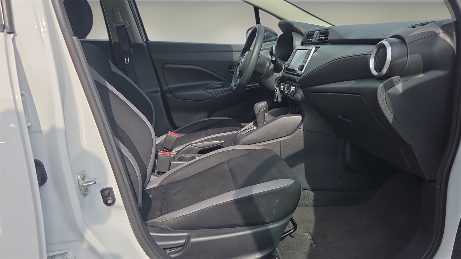 Used 2025 Nissan Versa S w/ S Plus Package image 15