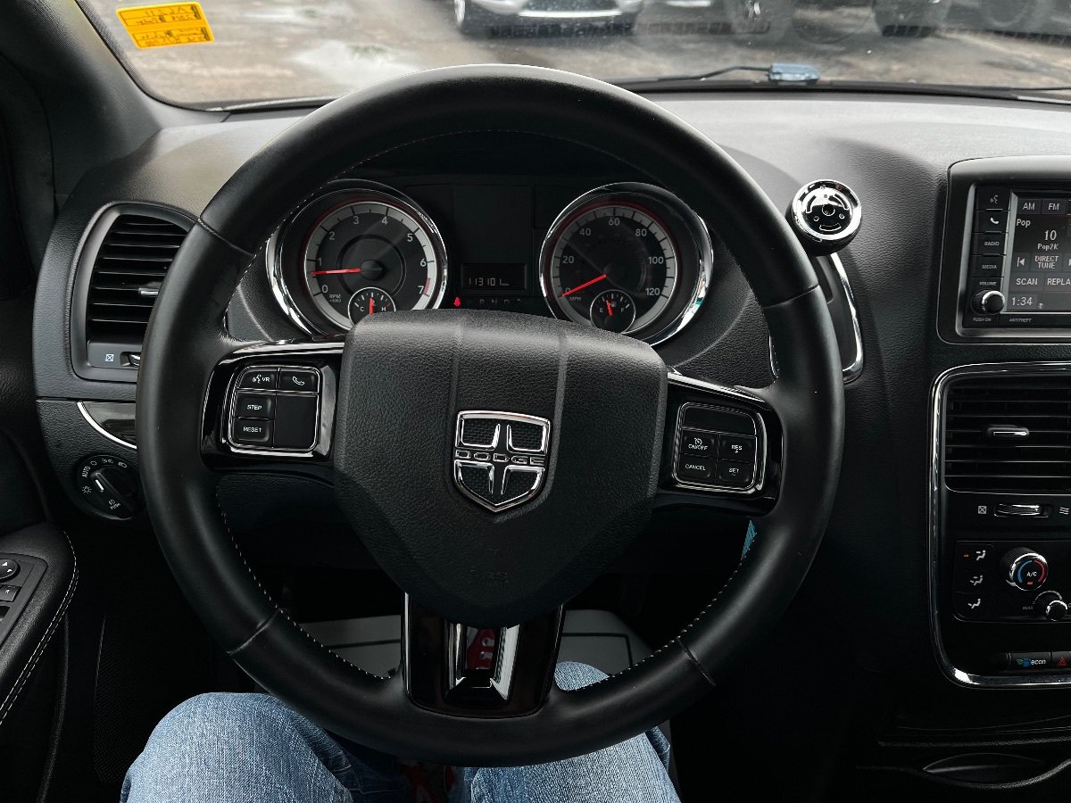 Used 2018 Dodge Grand Caravan SE FWD image 16