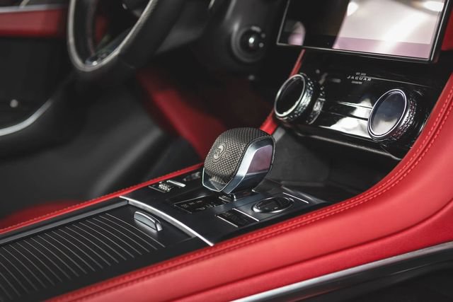 Used 2022 Jaguar F-PACE SVR AWD/4WD image 45