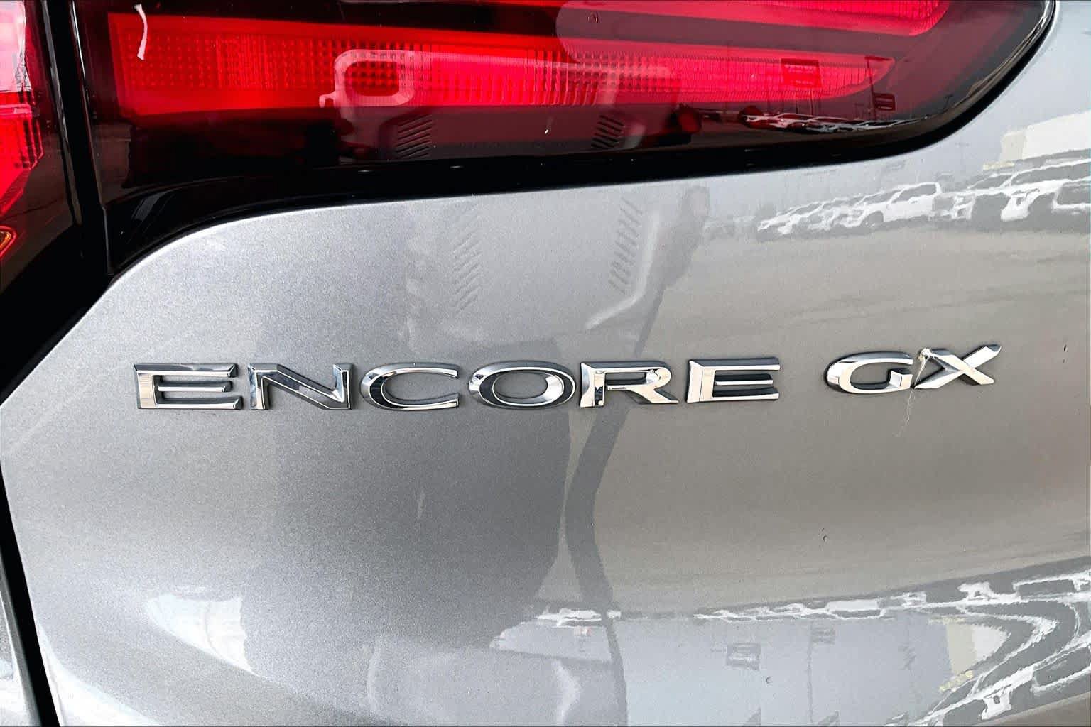 Used 2023 Buick Encore GX Select w/ Sport Touring Package FWD image 10