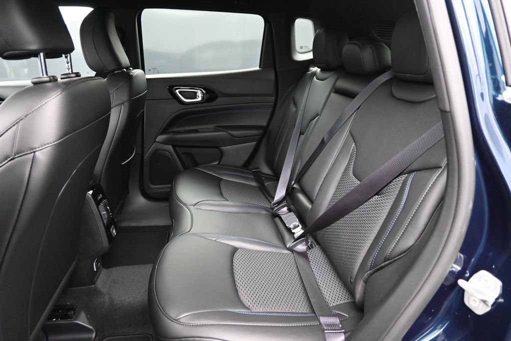 New 2026 Jeep Compass Latitude AWD/4WD image 22