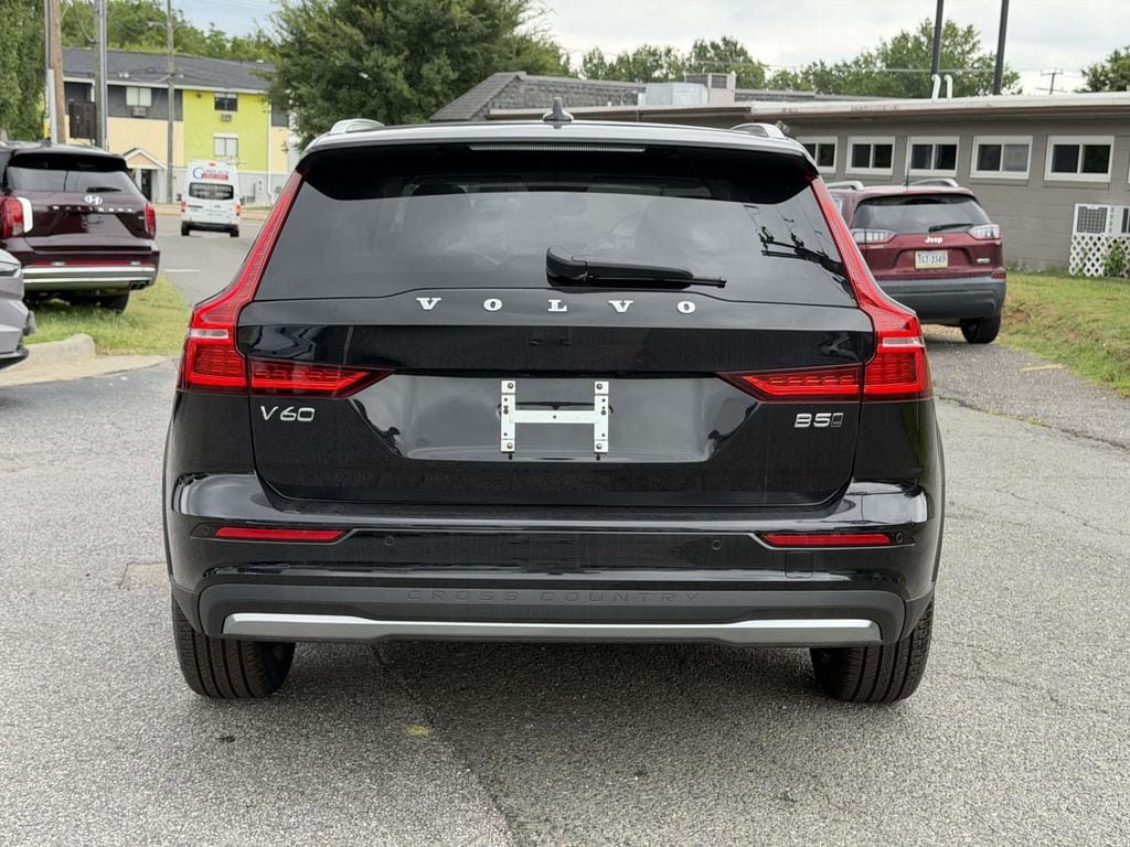 New 2026 Volvo V60 B5 Cross Country Plus w/ Climate Package AWD/4WD image 20
