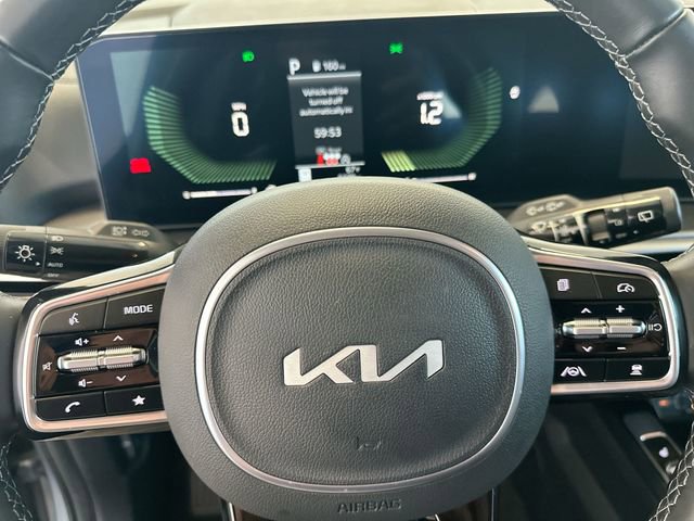 Certified 2025 Kia Sorento S FWD image 12