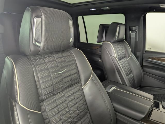 Used 2023 Cadillac Escalade ESV Sport Platinum w/ LPO, ONYX Package AWD/4WD image 24