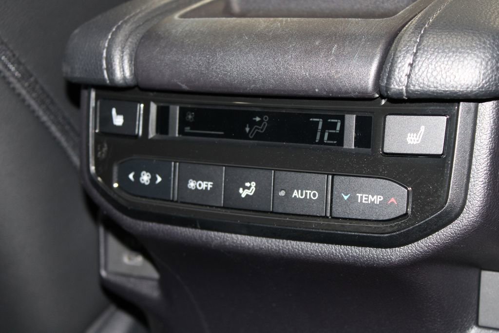 Used 2025 Toyota Grand Highlander Limited image 38