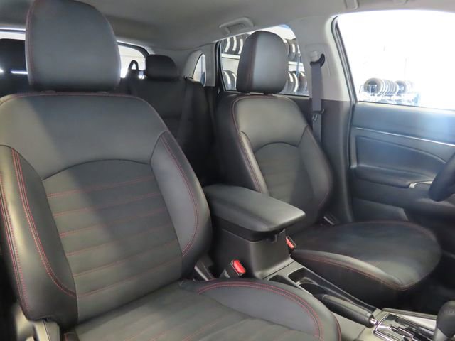 Used 2025 Mitsubishi Outlander Sport SE AWD/4WD image 6