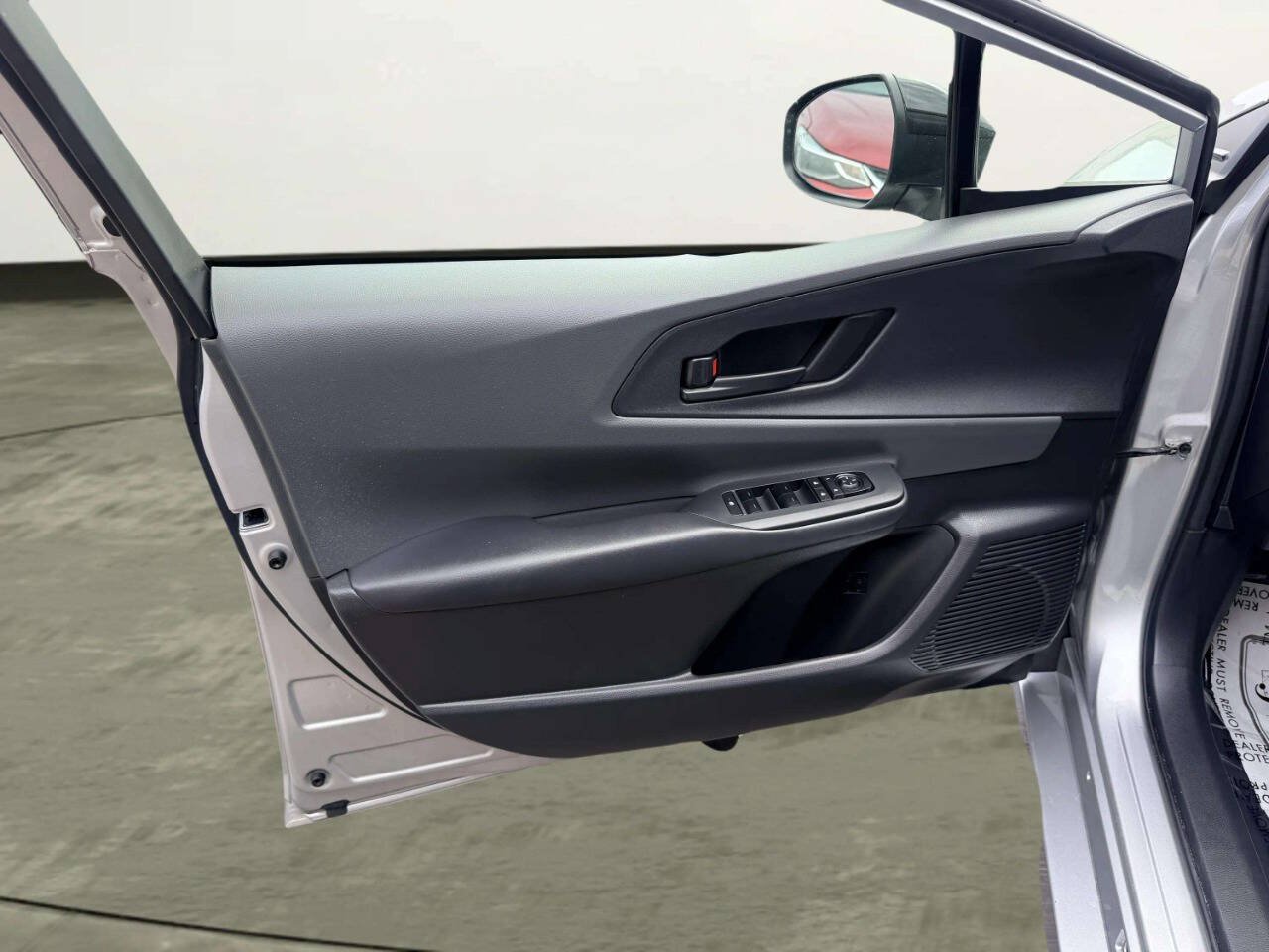Used 2023 Toyota Prius LE FWD image 13