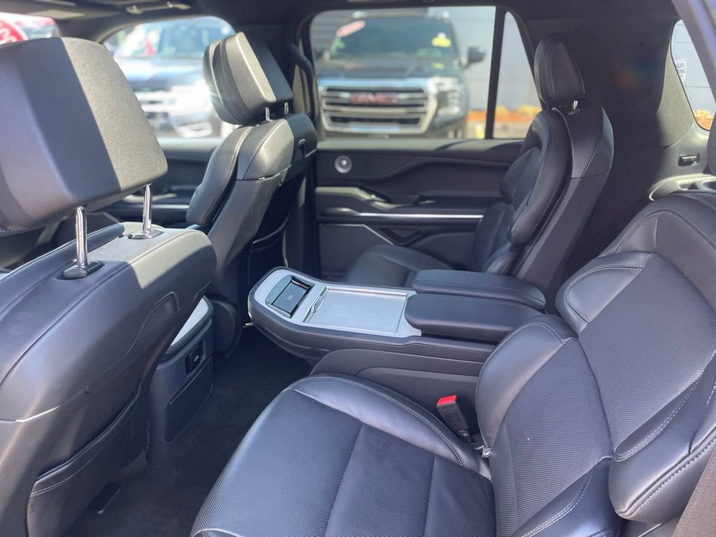 Used 2025 Lincoln Navigator Reserve w/ Jet Appearance Package image 14