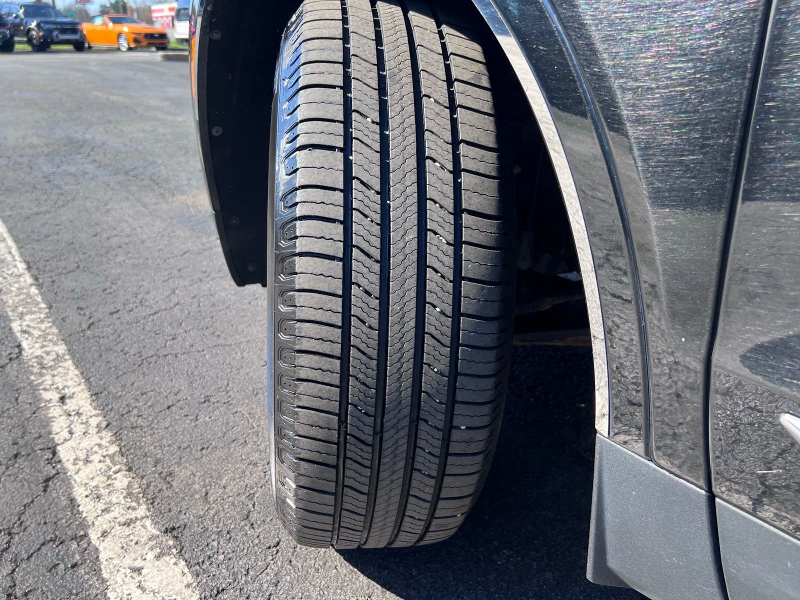 Used 2018 Cadillac XT5 Luxury w/ Driver Awareness Package image 18